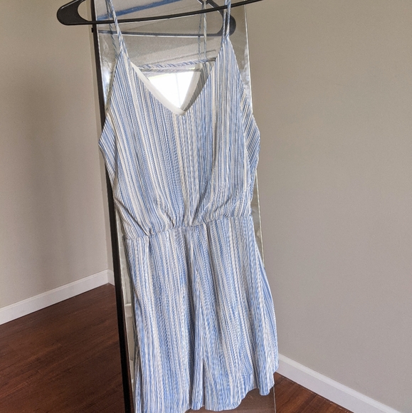 Small Everly Blue & Cream Satin-y Romper - Picture 7 of 7